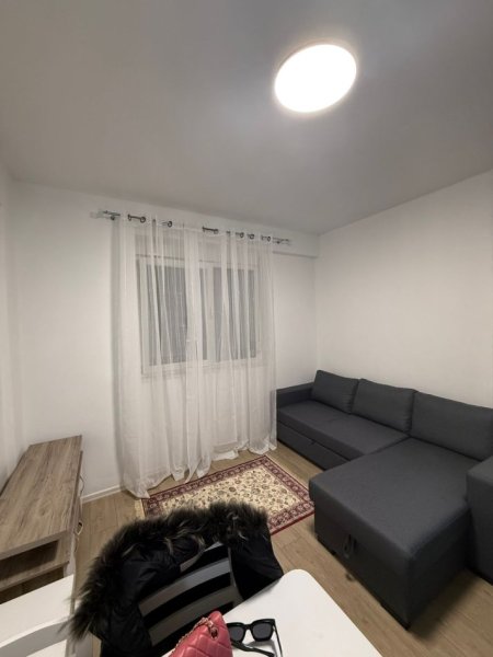 Tirane, jepet me qera apartament 1+1 Kati 1, 55 m² 500 € (KOMPLEKSI FZ)
