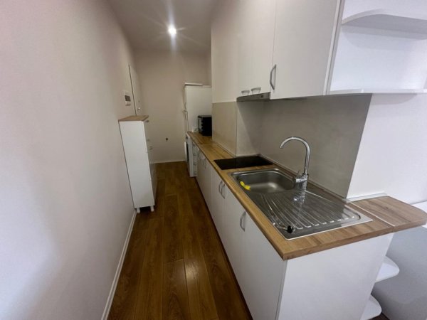 Tirane, jepet me qera apartament 1+1 Kati 6, 50 m² 500 € (Pazari i ri)