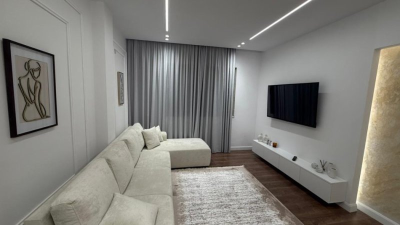 Tirane, jepet me qera apartament 1+1+Ballkon Kati 6, 66 m² 500 € (Yzberisht)