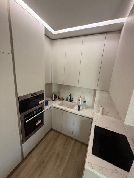 Tirane, shitet apartament+verande | Penthouse 3+1+Ballkon Kati 6, 243 m² 360.000 € (RRUGA 5MAJI Emerald Center)