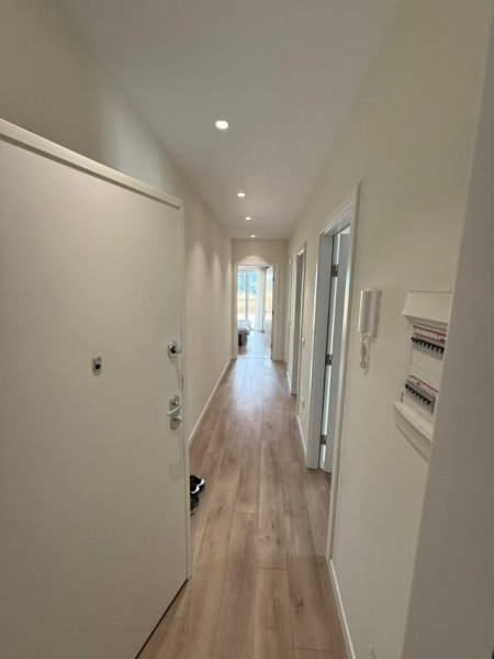 Tirane, shitet apartament+verande | Penthouse 3+1+Ballkon Kati 6, 243 m² 360.000 € (RRUGA 5MAJI Emerald Center)