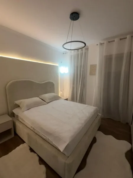 Tirane, jepet me qera apartament 1+1+Ballkon Kati 6, 66 m² 500 € (Yzberisht)