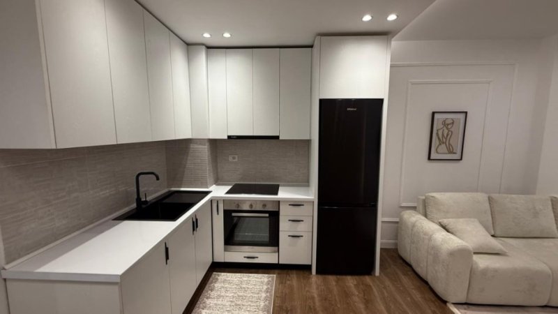 Tirane, jepet me qera apartament 1+1+Ballkon Kati 6, 66 m² 500 € (Yzberisht)