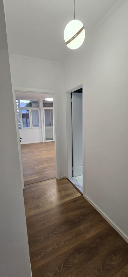 Tirane, jepet me qera apartament 2+1 Kati 1, 410 € 