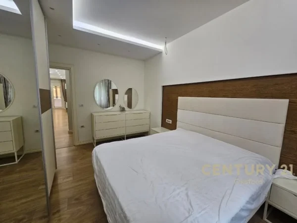 Tirane, shitet apartament 2+1 Kati 3, 102 m² 170.000 € (Rruga Abaz Dojaka)