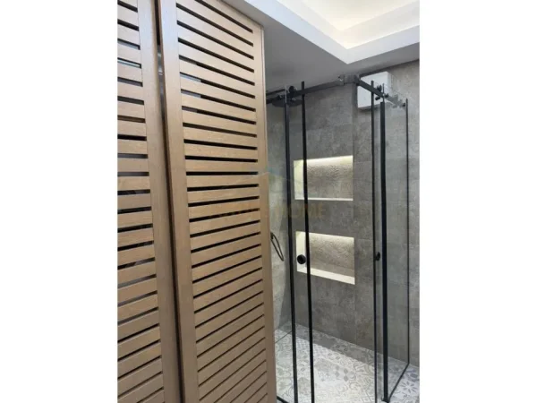 Tirane, jepet me qera apartament 3+1+Parkim Kati 2, 145 m² 1.500 € (KODRA E DIELLIT)