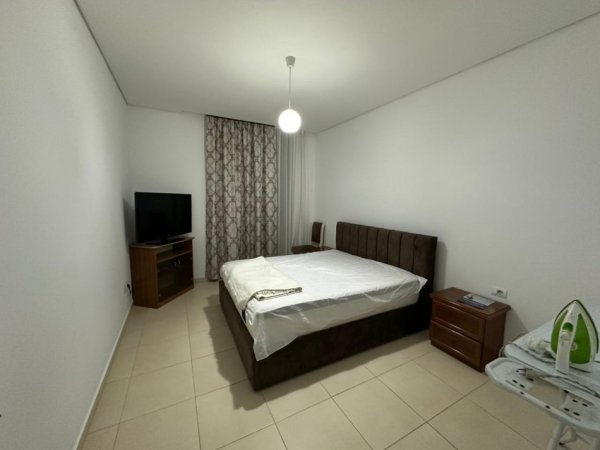 Tirane, jepet me qera apartament 2+1 , 109 m² 600 € 