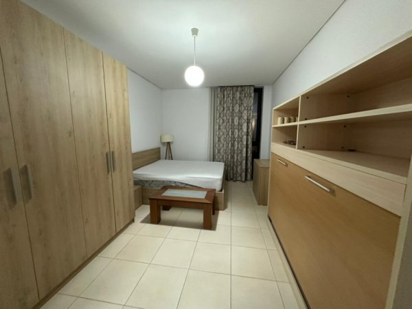 Tirane, jepet me qera apartament 2+1 , 109 m² 600 € 