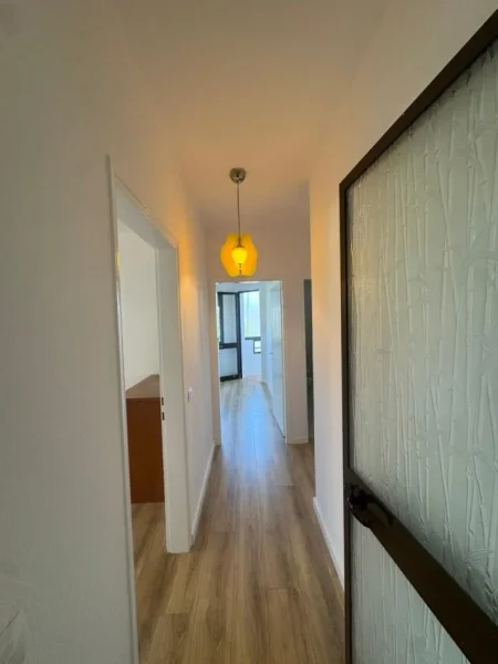 Tirane, shitet apartament 2+1 Kati 5, 165.000 € 