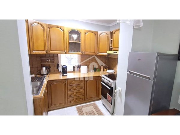 Tirane, jepet me qera apartament 1+1+Ballkon Kati 2, 55 m² 350 € (NE FSHATIN MULLET)