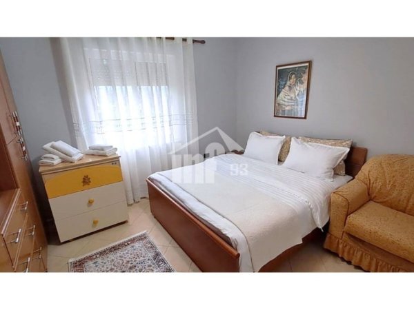 Tirane, jepet me qera apartament 1+1+Ballkon Kati 2, 55 m² 350 € (NE FSHATIN MULLET)