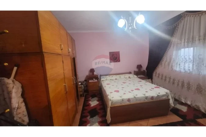 Tirane, shitet shtepi 3+1 Kati 1, 188 m² 220.000 € (UBT, Kamëz(ID: 530221066-52)