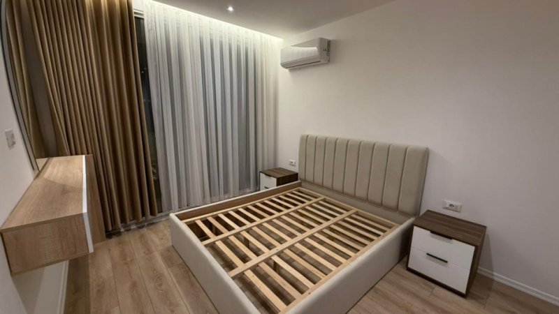 Tirane, shitet apartament 1+1+Ballkon Kati 5, 70 m² 175.000 € (Rruga Fortuzi)