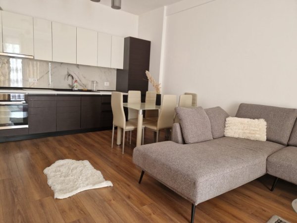 Tirane, jepet me qera apartament 1+1 Kati 9, 70 m² 600 € 