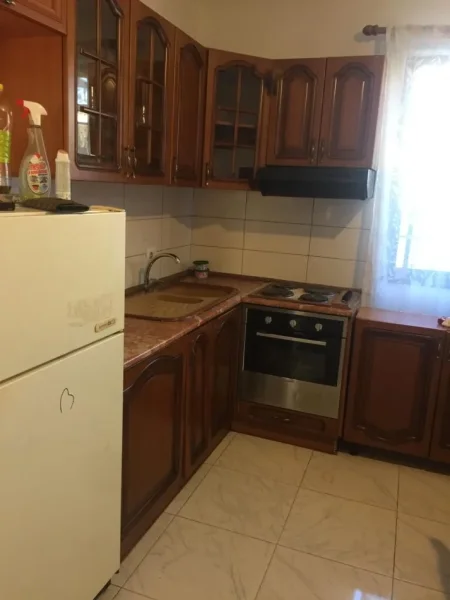 Tirane, jepet me qera apartament 1+1 Kati 0, 350 € 