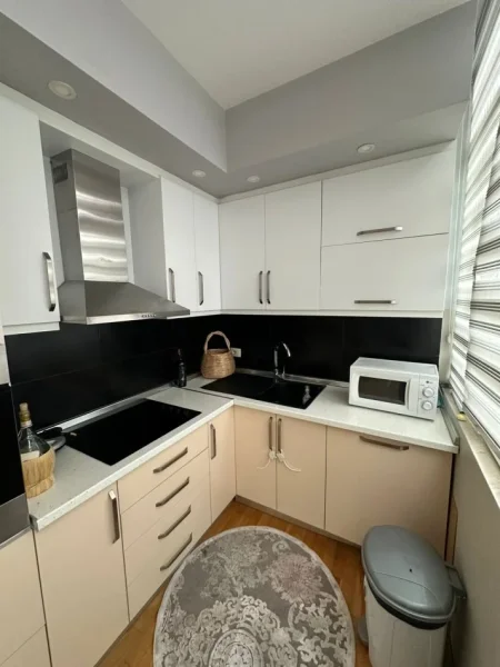 Tirane, jepet me qera apartament 2+1 , 120 m² 900 € 