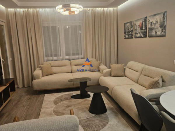Tirane, jepet me qera apartament 2+1+Ballkon Kati 6, 91 m² 700 € 