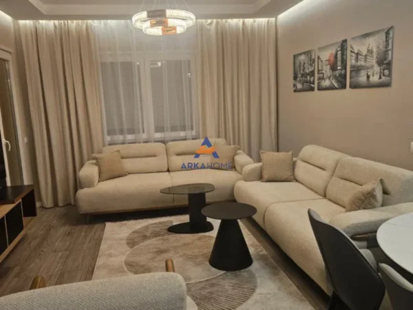 Tirane, jepet me qera apartament 2+1+Ballkon Kati 6, 91 m² 700 € 