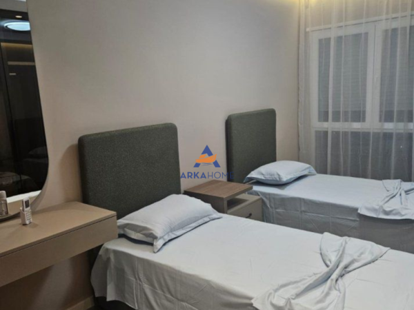 Tirane, jepet me qera apartament 2+1+Ballkon Kati 6, 91 m² 700 € 