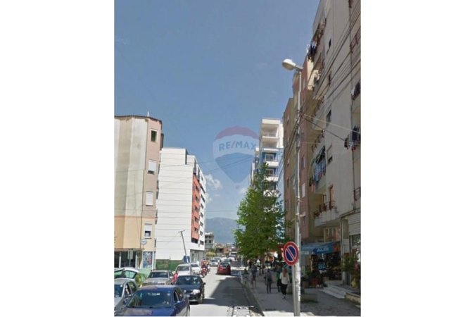 Tirane, shitet apartament 1+1 , 74 m² 97.000 € (Pallatet Cabej, Yzberisht)