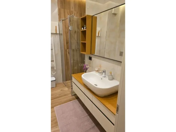 Tirane, jepet me qera apartament 2+1 Kati 2, 140 m² 2.000 € (JOY RESIDENCES TEG)