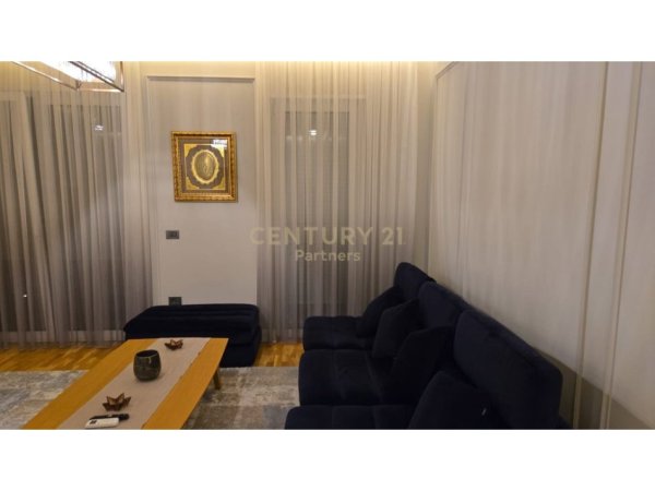 Tirane, jepet me qera apartament 2+1 Kati 2, 140 m² 2.000 € (JOY RESIDENCES TEG)