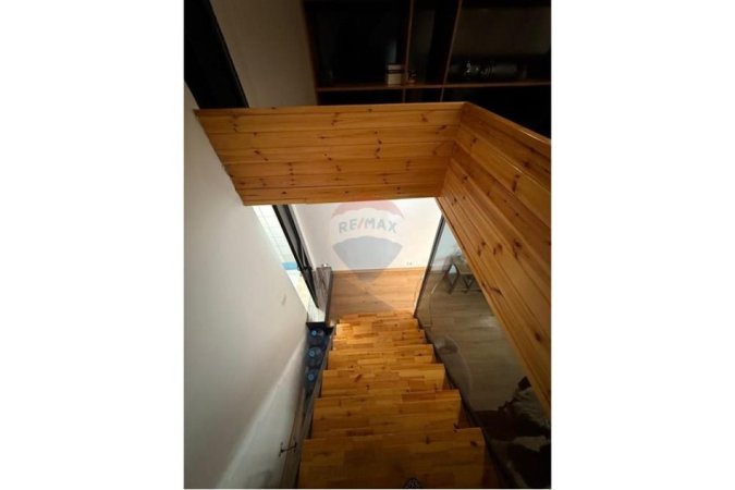 Tirane, shitet apartament duplex Dublex , 550 m² 879.840 € (Ali Demi)