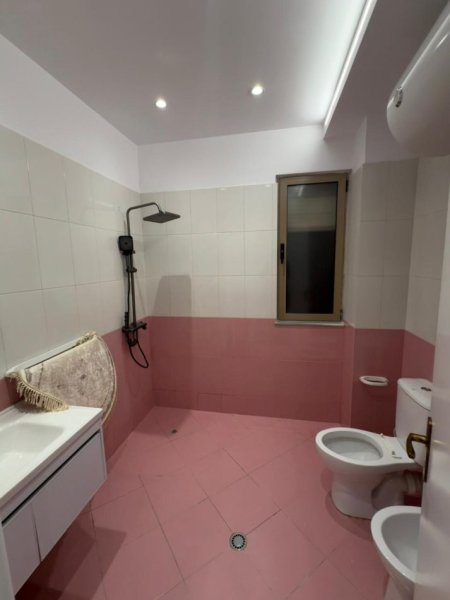 Tirane, jepet me qera apartament 1+1+Aneks+Ballkon Kati 6, 69 m² 