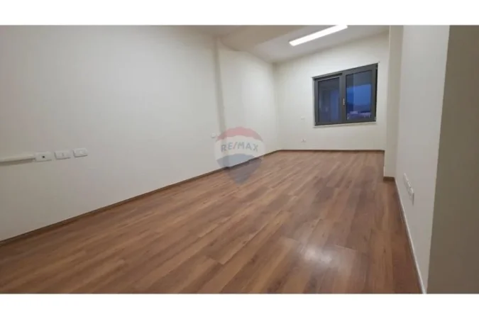 Tirane, shitet zyre , 145 m² 410.000 € (Sheshi Karl Topia, Tiranë(ID: 530221066-252)