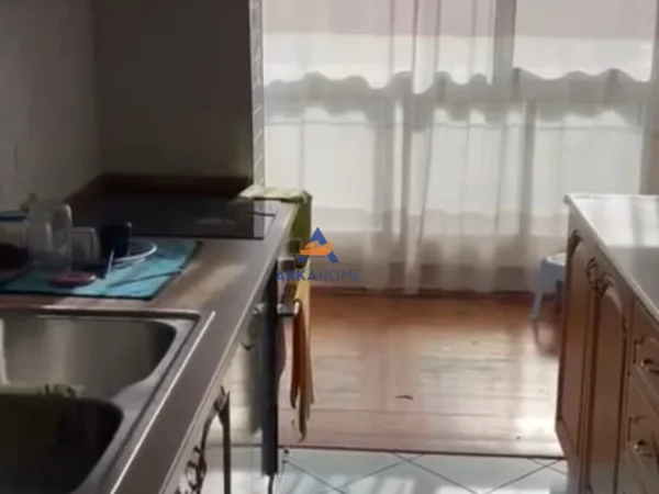 jepet me qera apartament 3+1+Ballkon Kati 5, 135 m² 750 €