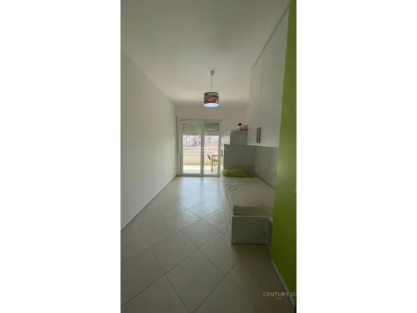 Tirane, shitet apartament 2+1+Ballkon Kati 3, 104 m² 