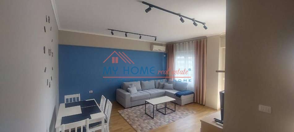 Tirane, jepet me qera apartament 1+1+Ballkon Kati 4, 65 m² 600 € (Rruga e Dibres)