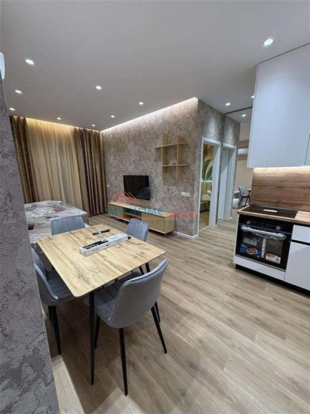 Tirane, jepet me qera apartament 1+1+Ballkon Kati 2, 65 m² 450 € 