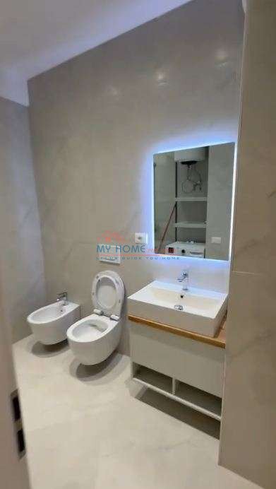 Tirane, jepet me qera apartament 1+1+Ballkon Kati 2, 65 m² 450 € 