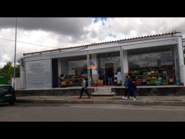 Tirane, jepet me qera ambjent biznesi Kati 0, 80 m² 600 € 