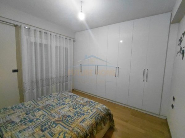 Pogradec, jepet me qera shtepi 3+1+Ballkon Kati 3, 143 m² 300 € (Rruga Sul Starovari)