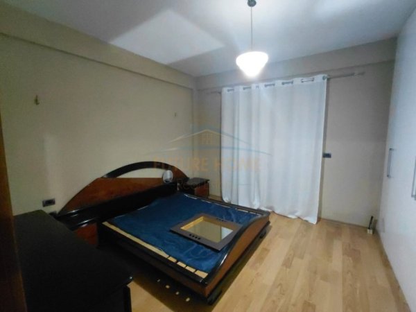 Pogradec, jepet me qera shtepi 3+1+Ballkon Kati 3, 143 m² 300 € (Rruga Sul Starovari)