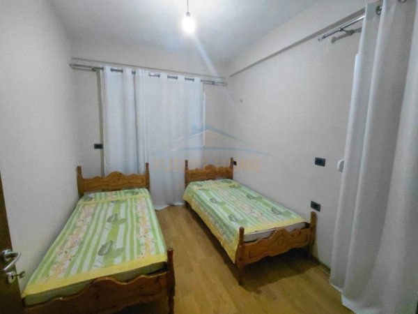 Pogradec, jepet me qera shtepi 3+1+Ballkon Kati 3, 143 m² 300 € (Rruga Sul Starovari)