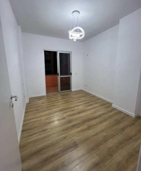 Tirane, shitet apartament 2+1+Ballkon Kati 2, 77 m² 120.000 € (Astir)