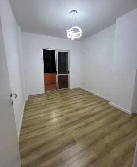 Tirane, shitet apartament 2+1+Ballkon Kati 2, 77 m² 120.000 € (Astir)