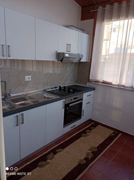 Tirane, jepet me qera apartament 1+1+Ballkon Kati 5, 90 m² 520 € (Don Bosko)