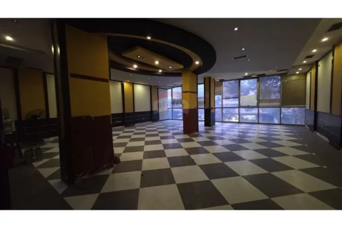 Tirane, shitet dyqan Kati 1, 122 m² 260.000 € (Bulevardi Blu, Kamëz(ID: 530221066-255)