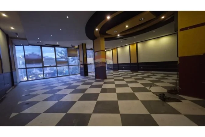 Tirane, shitet dyqan Kati 1, 122 m² 260.000 € (Bulevardi Blu, Kamëz(ID: 530221066-255)