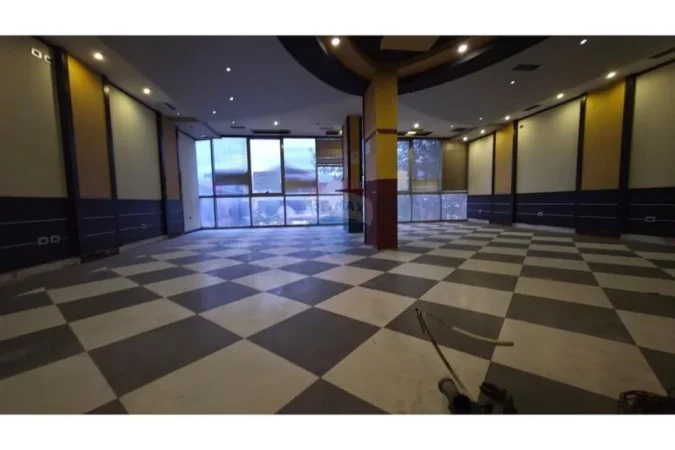 Tirane, shitet dyqan Kati 1, 122 m² 260.000 € (Bulevardi Blu, Kamëz(ID: 530221066-255)