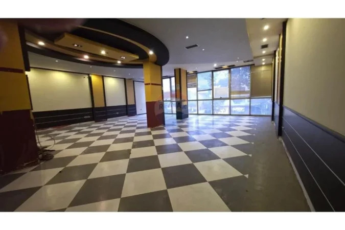 Tirane, shitet dyqan Kati 1, 122 m² 260.000 € (Bulevardi Blu, Kamëz(ID: 530221066-255)