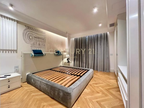 Tirane, shitet apartament+verande | Penthouse 1+1+Aneks+Ballkon Kati 2, 165 m² 369.000 € (Neom128299)