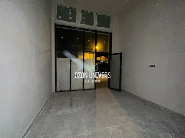 Tirane, jepet me qera ambjent biznesi Kati 0, 30 m² 800 € (Rruga Siri Kodra)