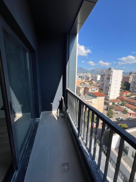 Tirane, shitet apartament 1+1+Ballkon Kati 7, 64 m² 210.000 € (Rruga e Barrikadave)