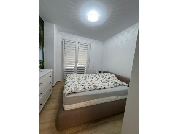 Tirane, jap me qera apartament 2+1 Kati 5, 92 m² (univers city)