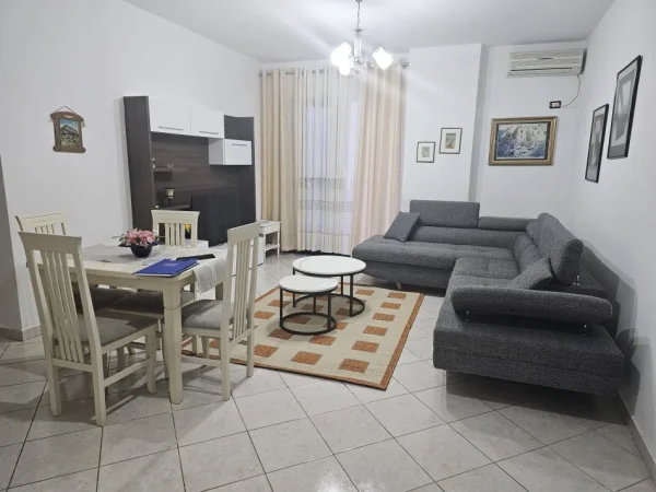 Tirane, jepet me qera apartament 2+1 Kati 4, 104 m² 500 € 